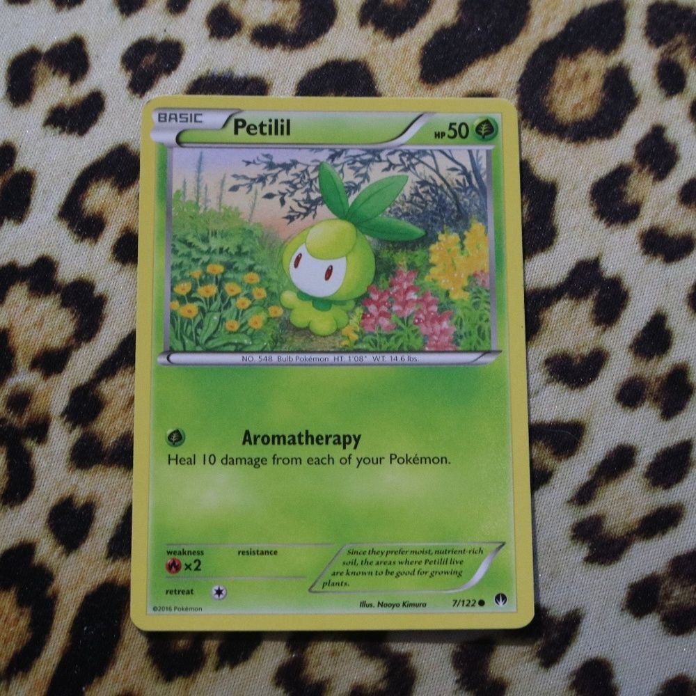 Petilil 7/122 Pokemon Card